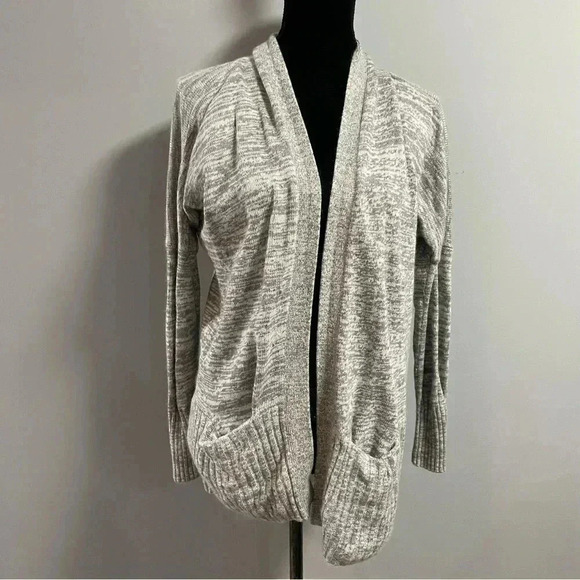 Aritzia -  Talula Cardigan - Picture 1 of 6